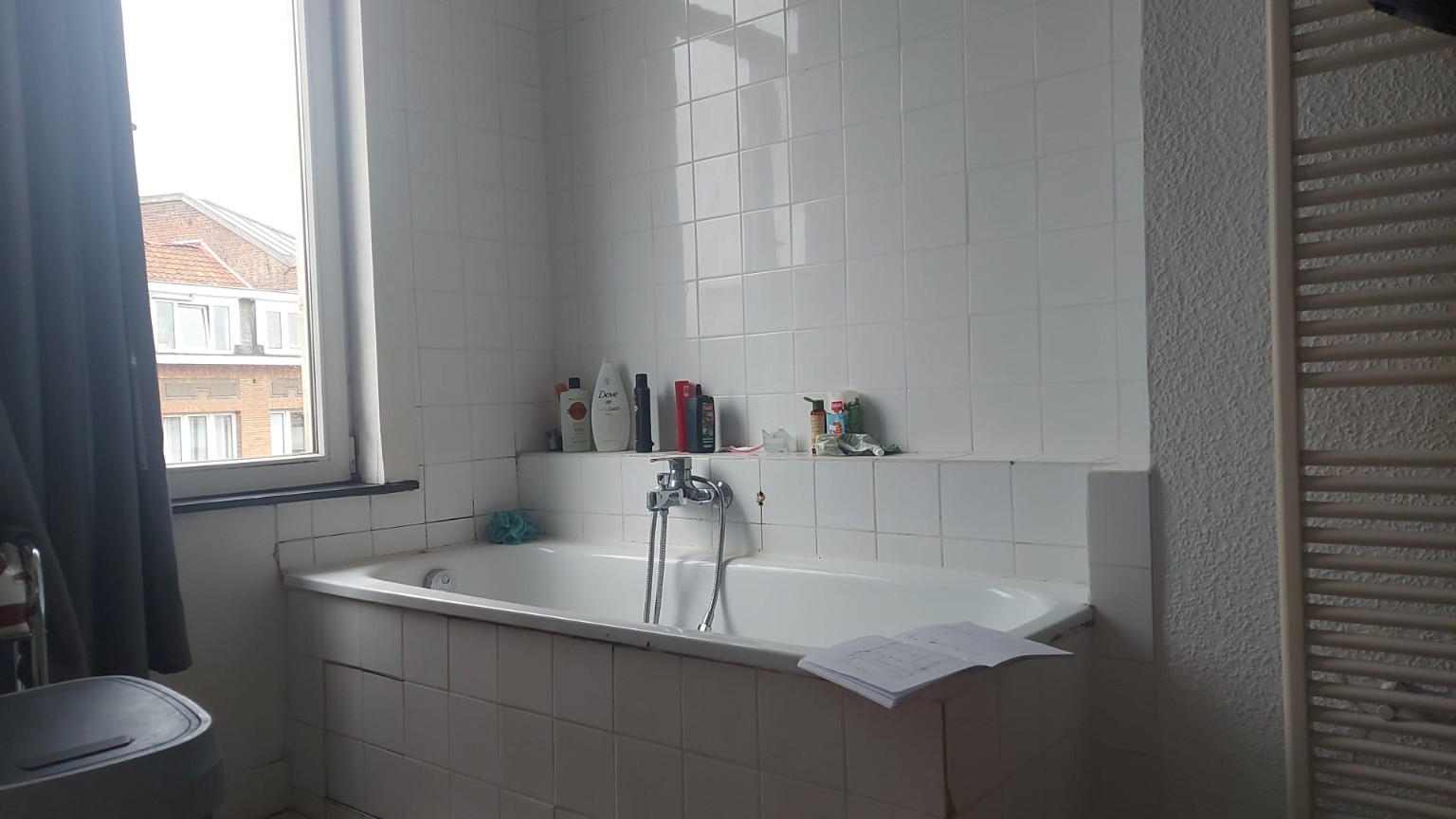 Bathroom before renovation